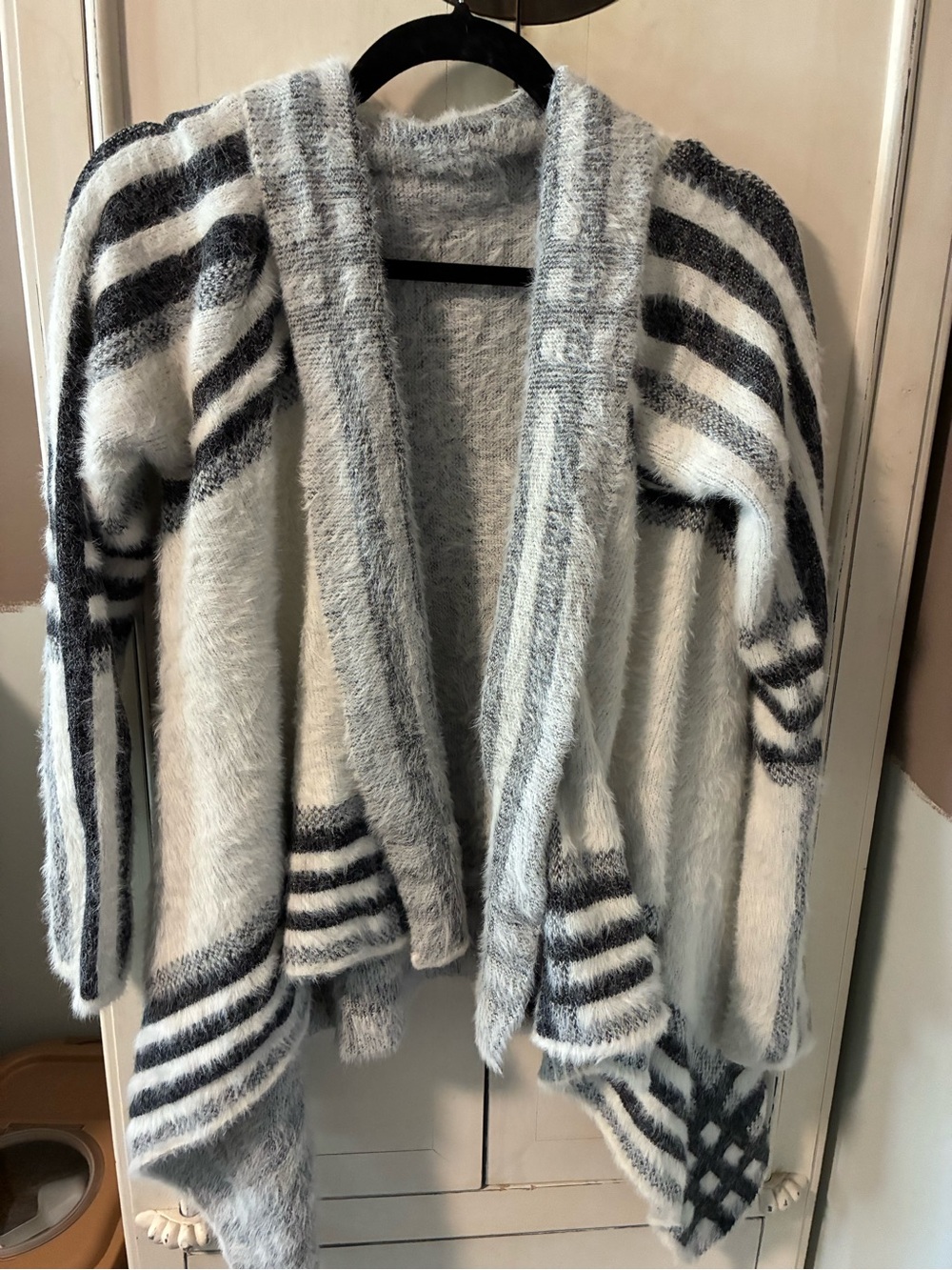 Emory Park Open-Front Women’s Fuzzy Effy Cardigan Sweater - White & Gray